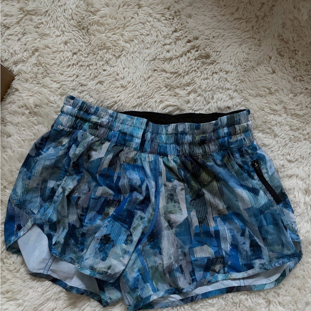 LULULEMON Blue Patterned Women's Shorts